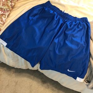 Nike men’s Size Large Royal Blue Basketball Shorts